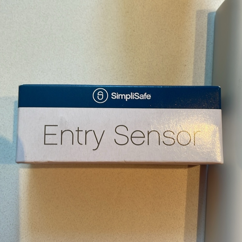 SimpliSafe Security Bundle: Siren, Motion and Entry Compatible w/ Orig. System - Picture 7 of 7